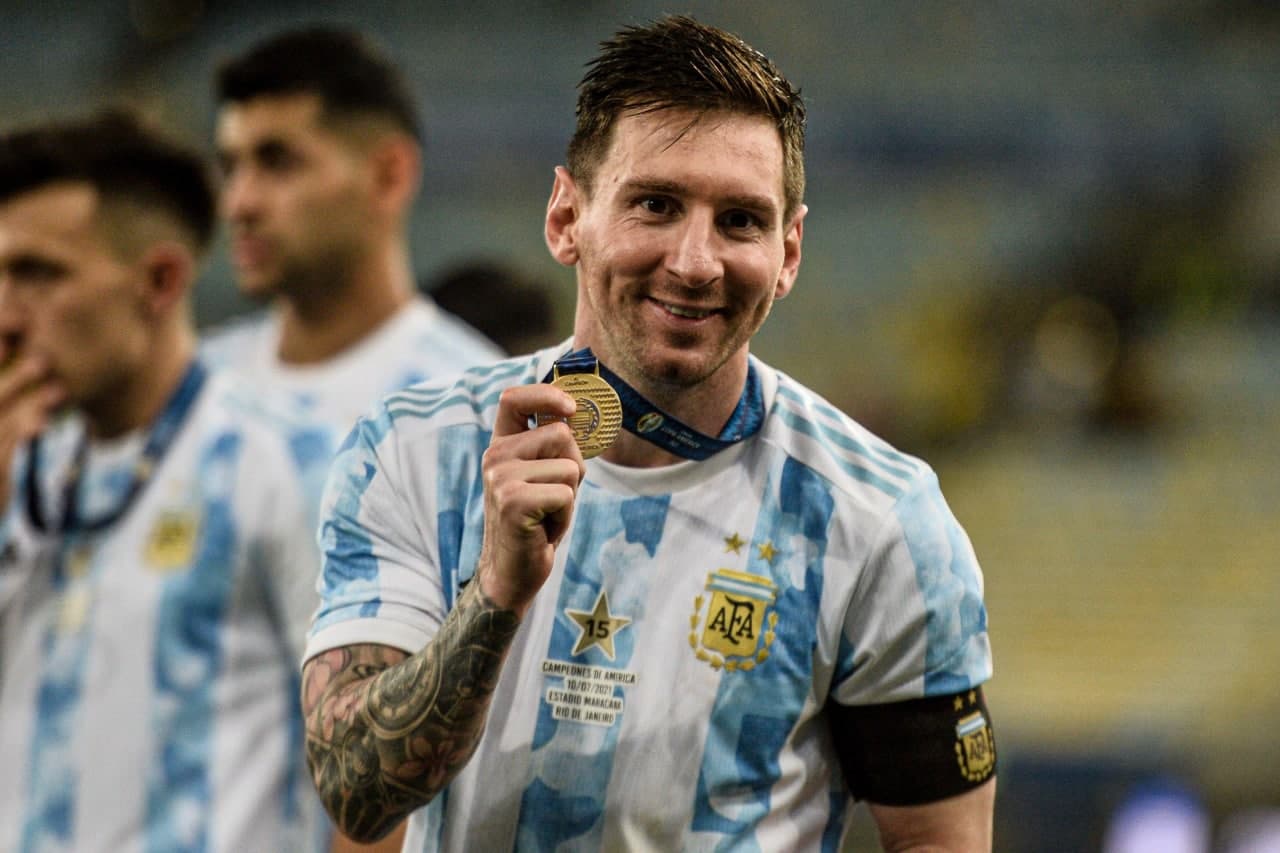 
														
														Argentinada Messi tasviri tushirilgan ulkan surat devoriy ochildi (foto)
														
														