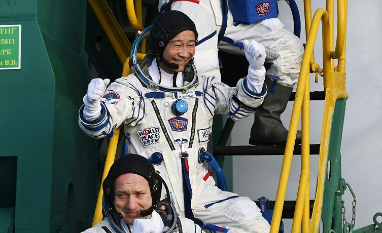 
														
														Bortida yaponiyalik kosmik sayyohlar boʻlgan “Soyuz MS-20” kemasi Yerga qoʻndi
														
														