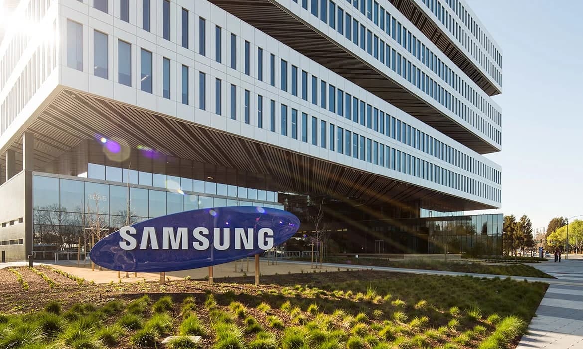 
														
														Samsung O‘zbekistonda rasmiy dilerlik shoxobchalarini ko‘paytirmoqchi
														
														