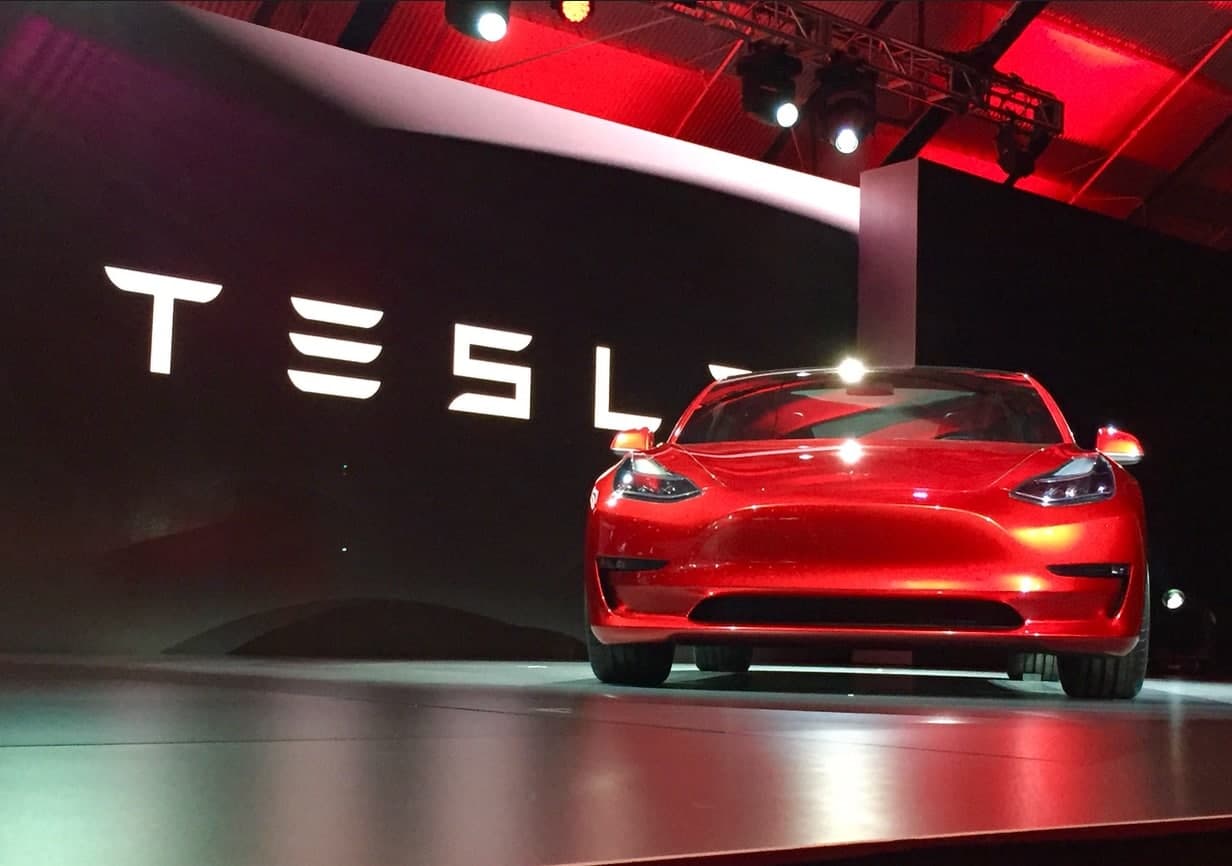 
											
											Tesla elektromobil yetkazib berish bo‘yicha rekord o‘rnatdi
											
											