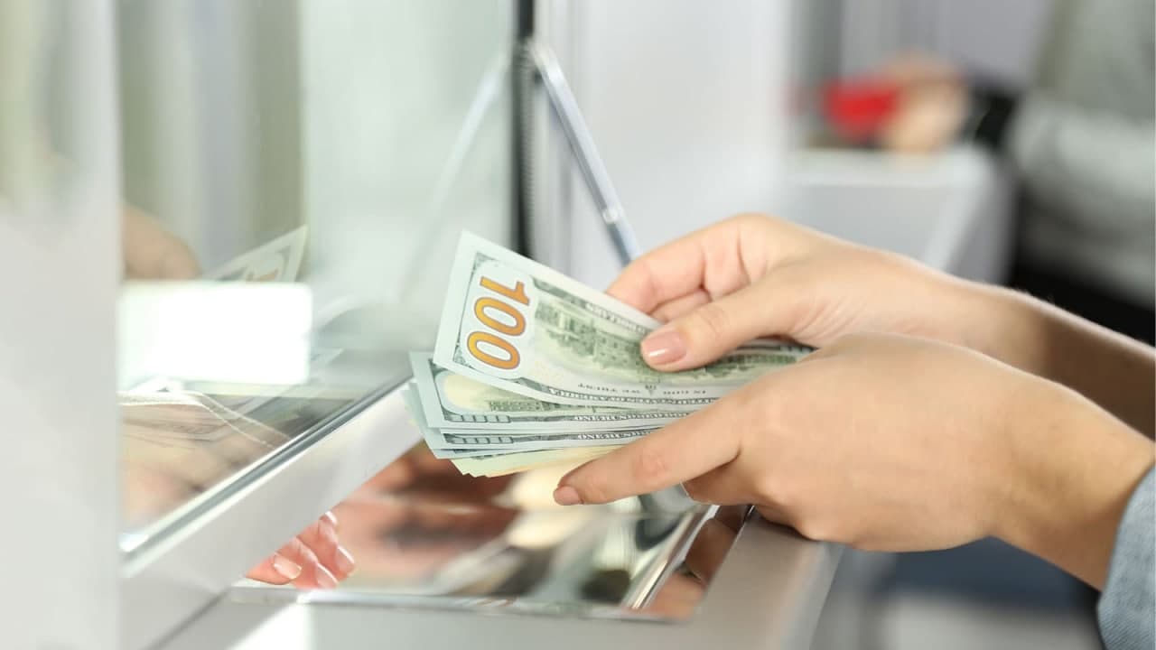 
														
														Tijorat banklarida dollar kursi 10 910 so‘mgacha ko‘tarildi
														
														