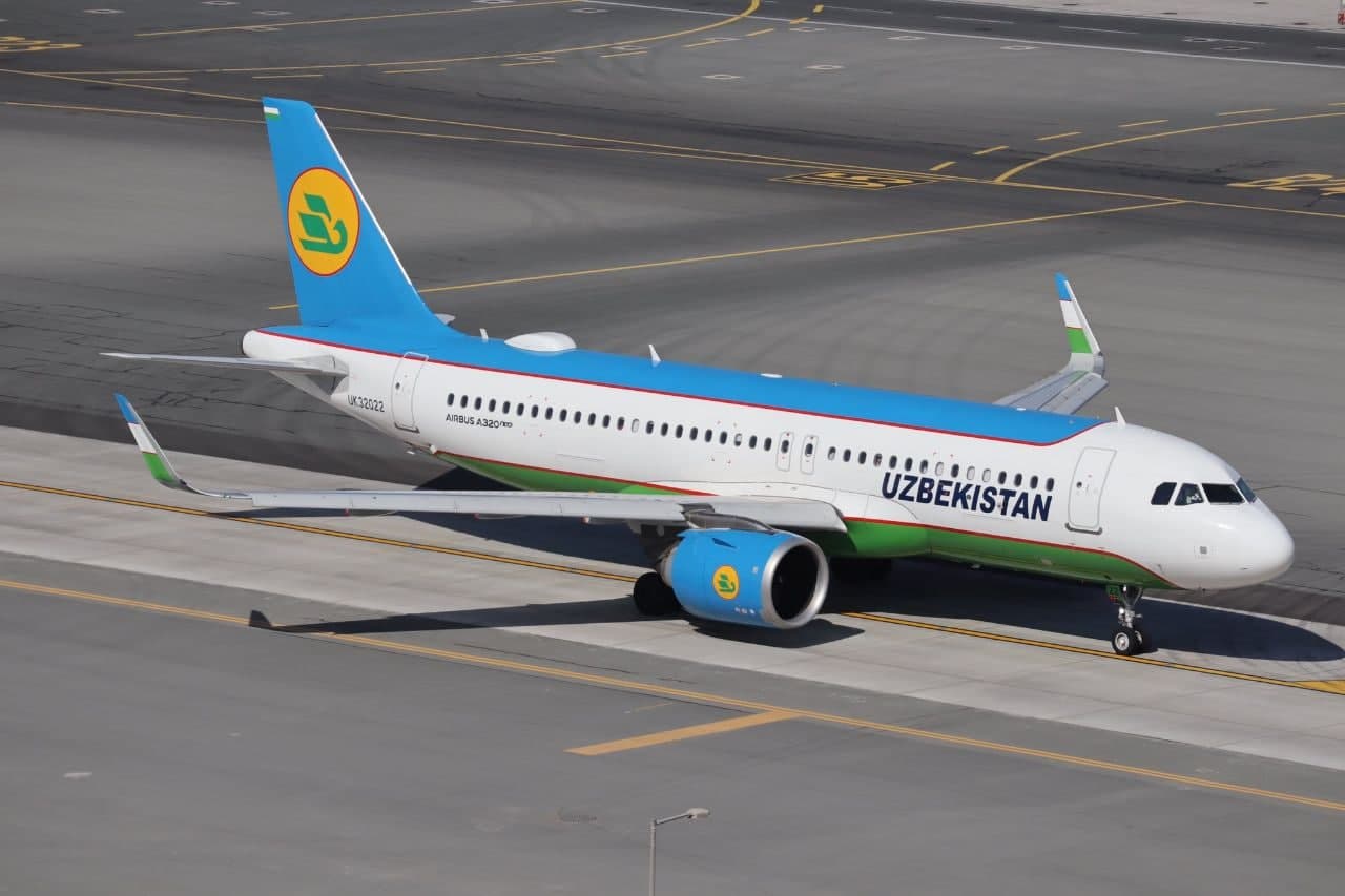 Авиа москва ташкент. Аэробус а321 Нео Uzbekistan Airways. Аэробус а320 хаво йуллари. Аэробус а320 Узбекистан Эйрвейз. Аэробус а320 Узбекистон хаво йуллари.