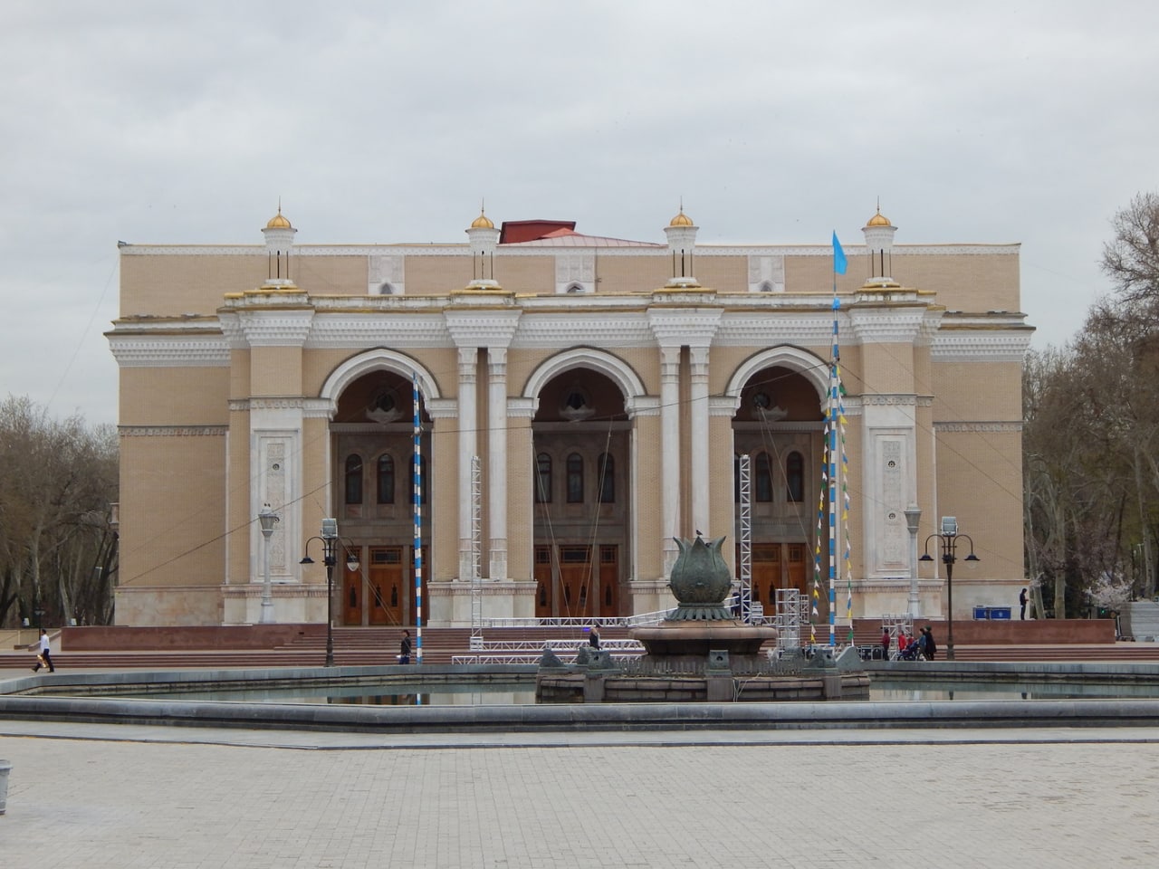 
											
											Вход в пожилых людей в Государственный театр и музеи будут свободны
											
											