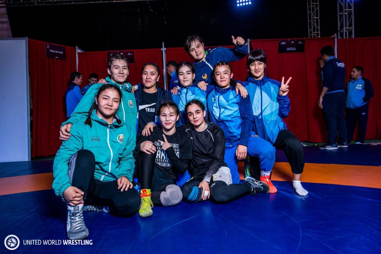 Buzova yalangoch porno rasmlar