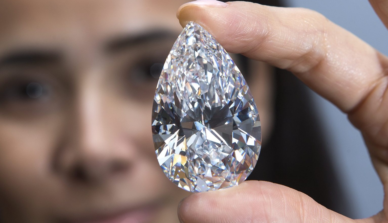 Алмаз цена. Алмаз Куллинан ЮАР. Куллинан Алмаз необработанный. Самый большой Алмаз Куллинан. Алмаз Орлов.