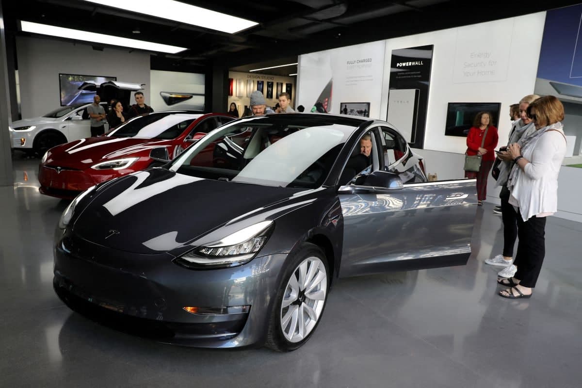 
											
											Tesla texnik nosozliklar tufayli 107 mingdan ortiq elektromobilni chaqirib oladi
											
											