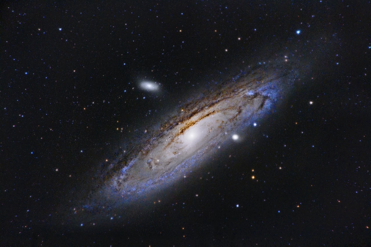 
											
											“Xabbl” teleskopi mukammal spiralli galaktikani suratga oldi
											
											