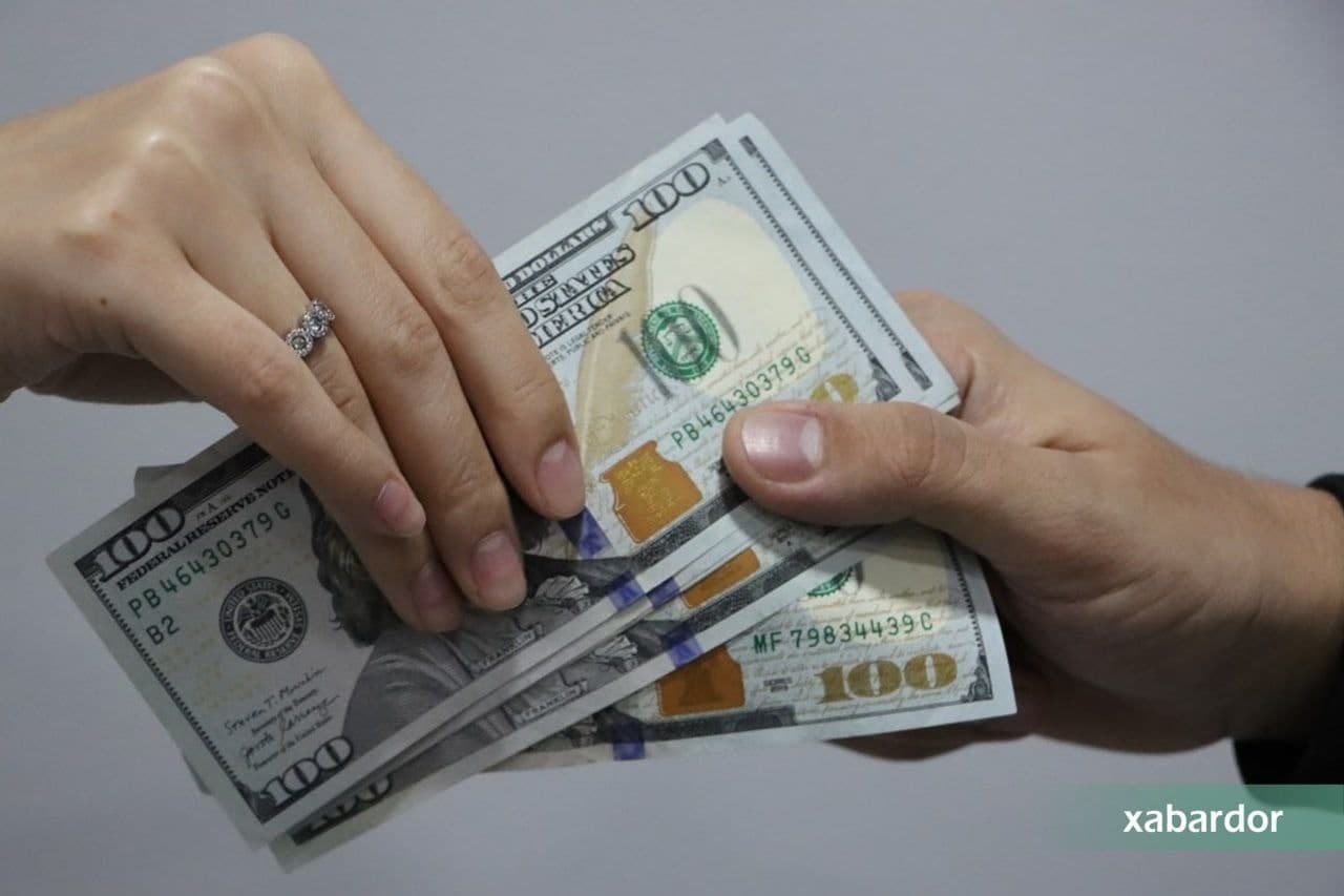 
											
											Oʻzbekistonda dollarning rasmiy kursi yana 11 ming soʻmdan oshdi
											
											
