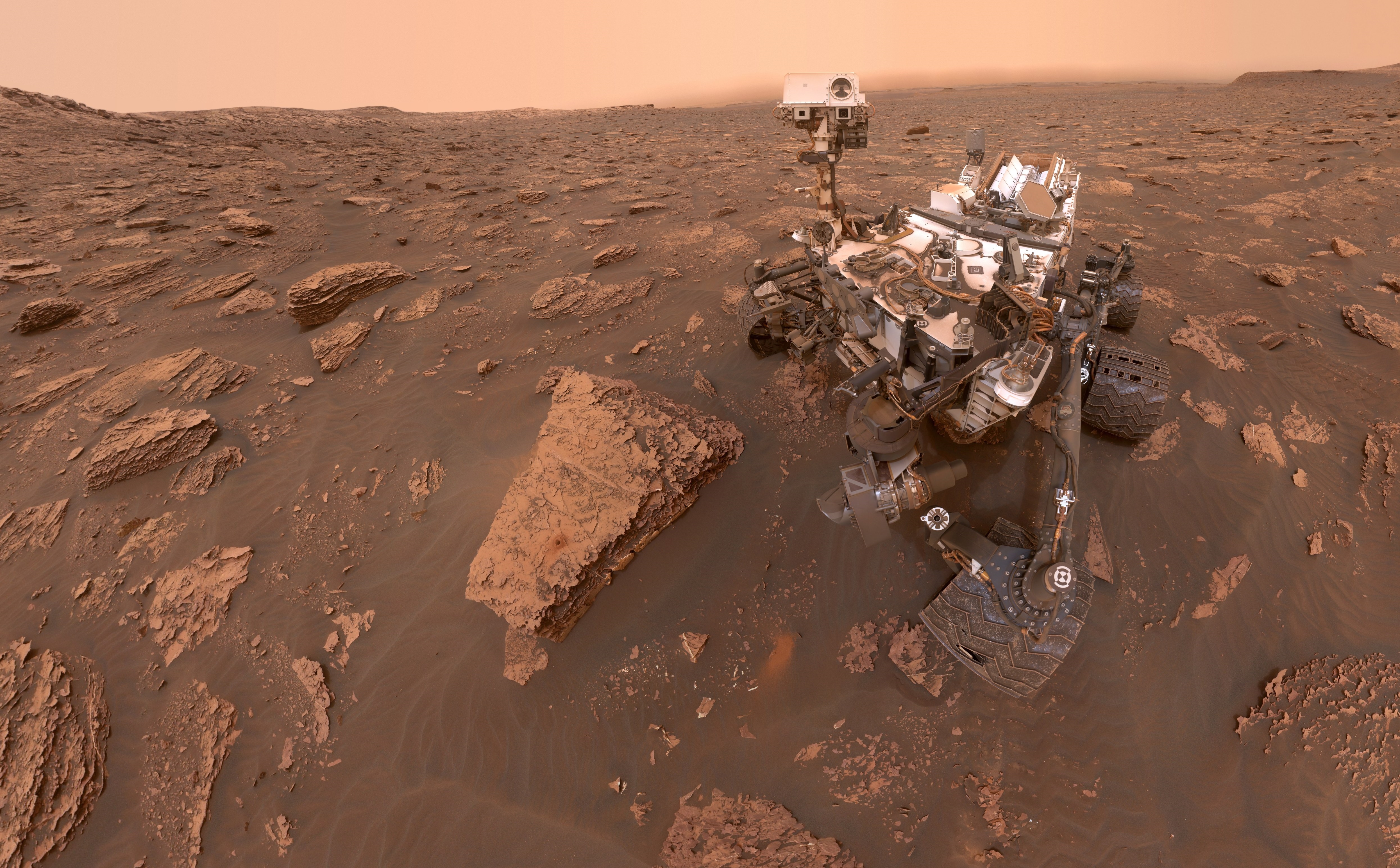 
											
											Marsdan “tosh minoralar” topildi (foto)
											
											