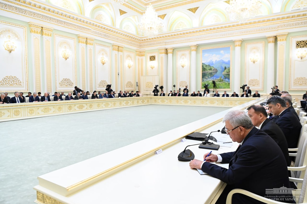 
											
											Mirziyoyev Prezidentning ayrim vakolatlarini Oliy Majlisga o‘tkazishni taklif qildi
											
											
