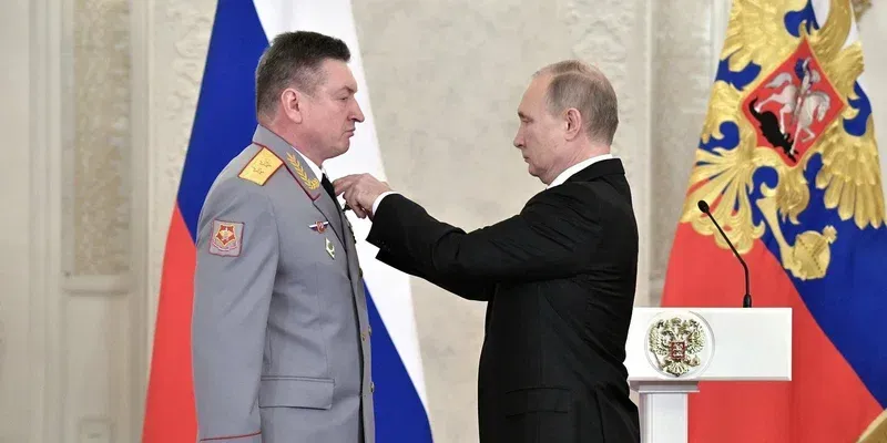 
											
											Putin Luganskni ozod qilishda "jasorat" ko'rsatgan ikki generalga Rossiya qahramoni unvonini berdi
											
											