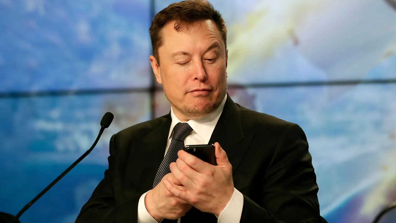 
											
											Илон Маск “Tesla” акцияларини 7 миллиард долларга сотди
											
											