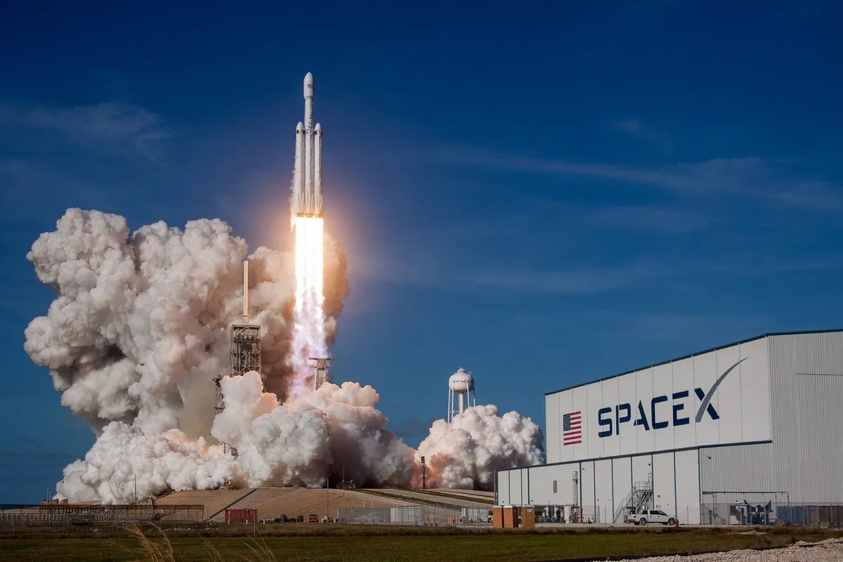 
											
											“SpaceX” “Falcon Heavy” raketasida AQSH josuslik sun’iy yo‘ldoshlarini uchirishga ruxsat oldi
											
											