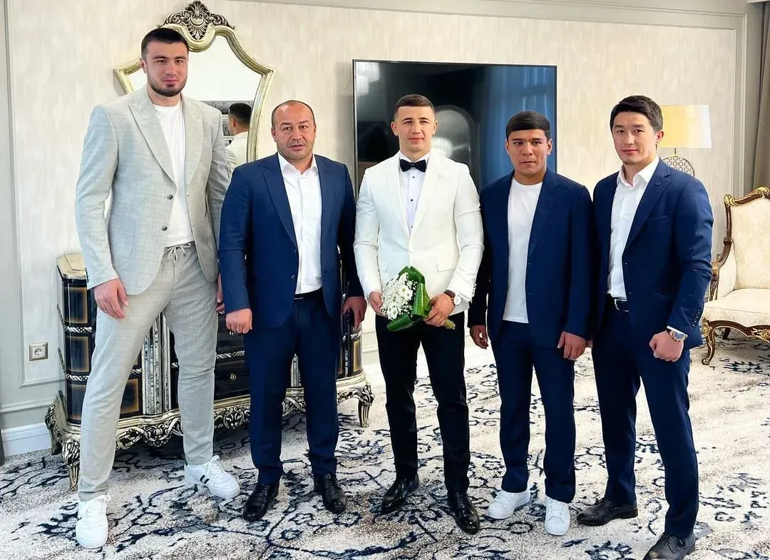 
											
											Oʻzbekistonlik professional bokschi Isroil Madrimov uylanmoqda (foto+video)
											
											
