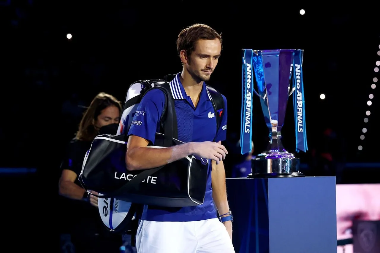 
											
											US Open: Daniil Medvedev sensatsion tarzda yutqazib, dunyoning birinchi raketkasi unvonidan mahrum boʻlishi aniq boʻldi
											
											