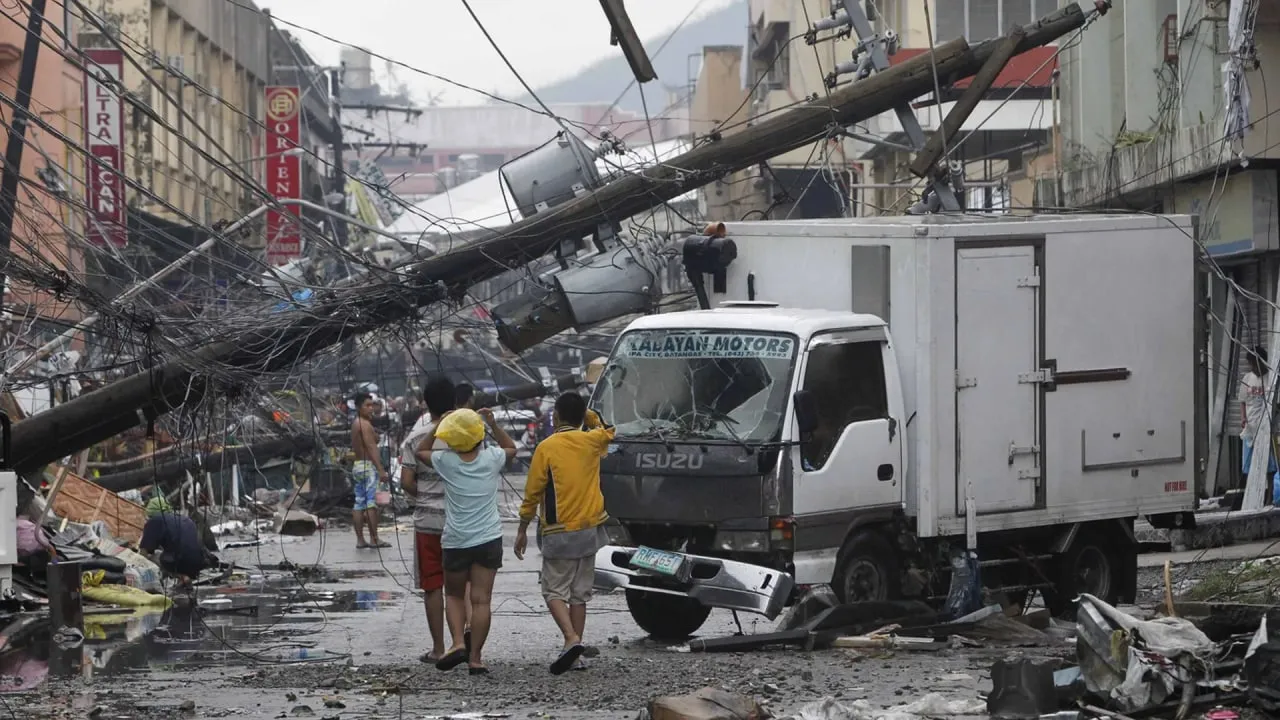 
											
											Filippinda tayfun tufayli bir milliondan ortiq odam zarar ko‘rdi
											
											