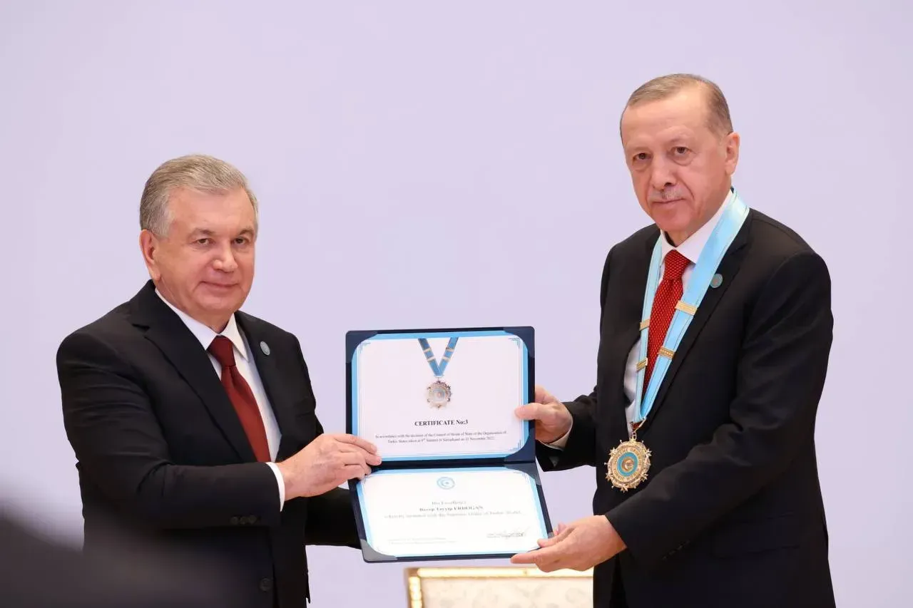 
											
											Erdo‘g‘an va Berdimuhamedov “Turkiy dunyoning oliy ordeni” bilan mukofotlandi
											
											