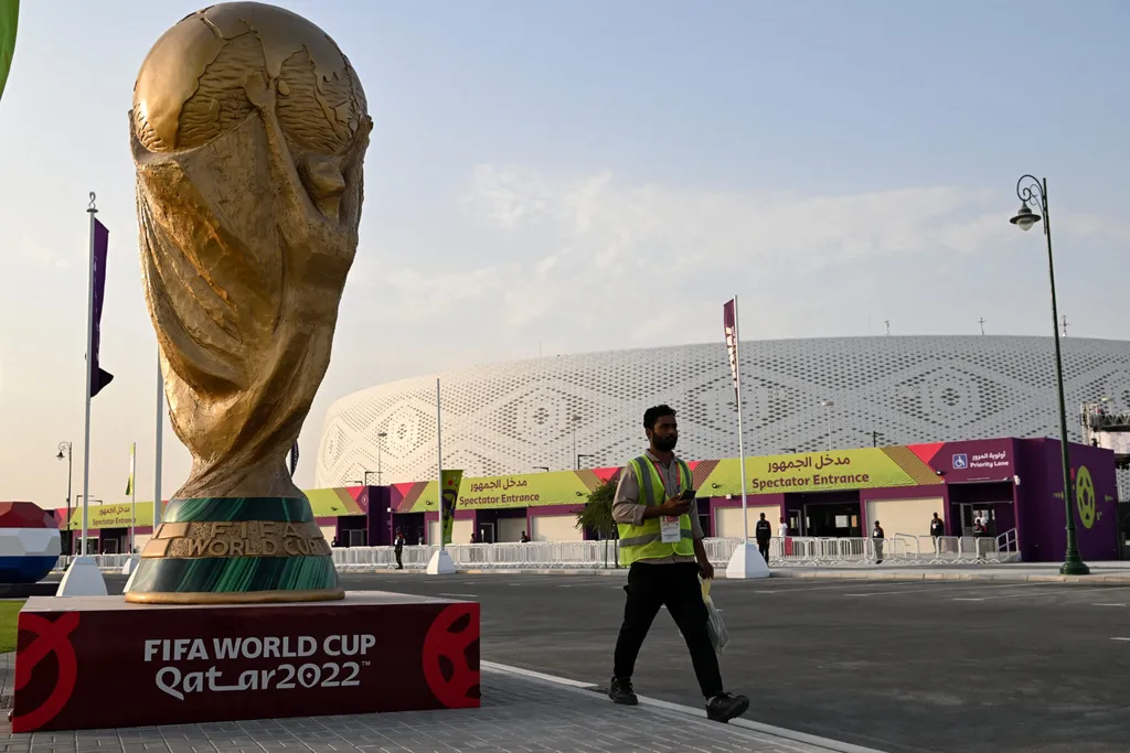 
											
											Qatardagi jahon chempionati stadionlarida spirtli ichimliklar sotish taqiqlandi
											
											
