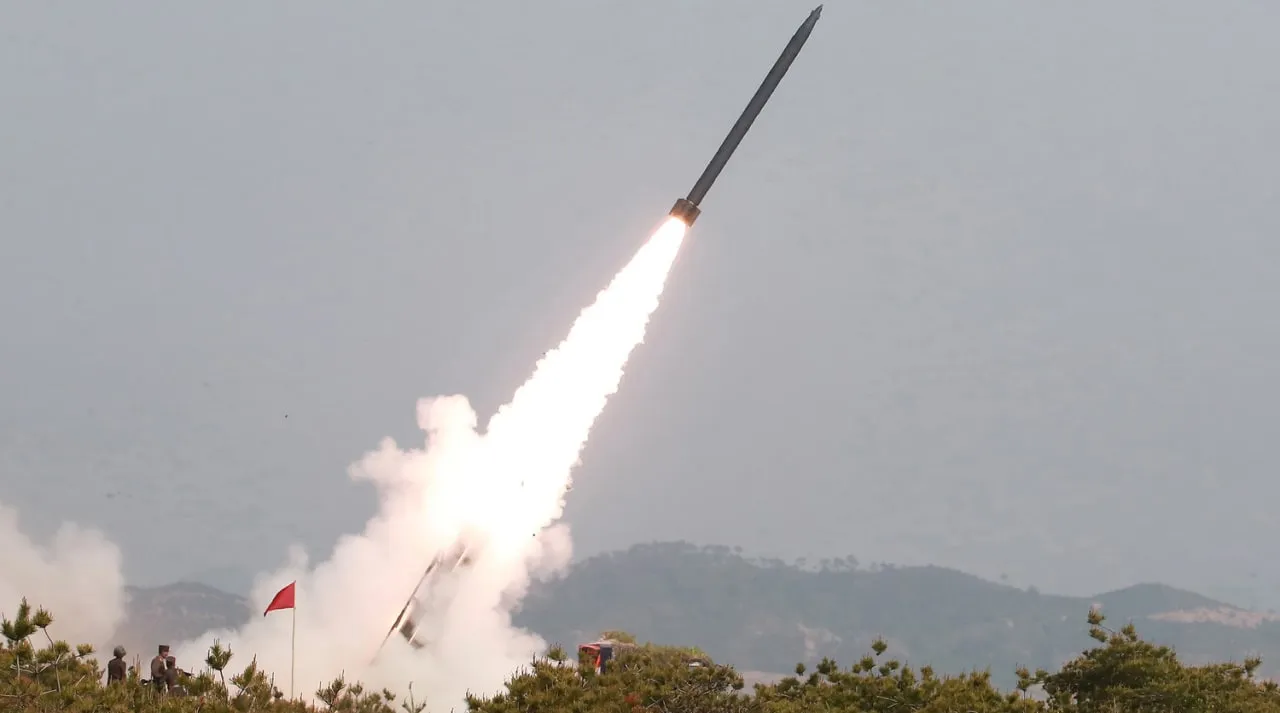 
											
											KXDR Yapon dengiziga qarata ballistik raketalar uchirdi
											
											