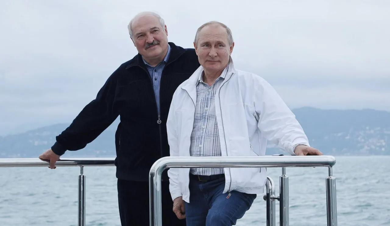 
											
											Лукашенко “катта оға”нинг олдига жўнаб кетди
											
											