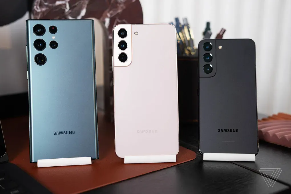 
											
											“Samsung Galaxy S23”ning reklama suratlari ijtimoiy tarmoqlarda sizdirildi (foto)
											
											