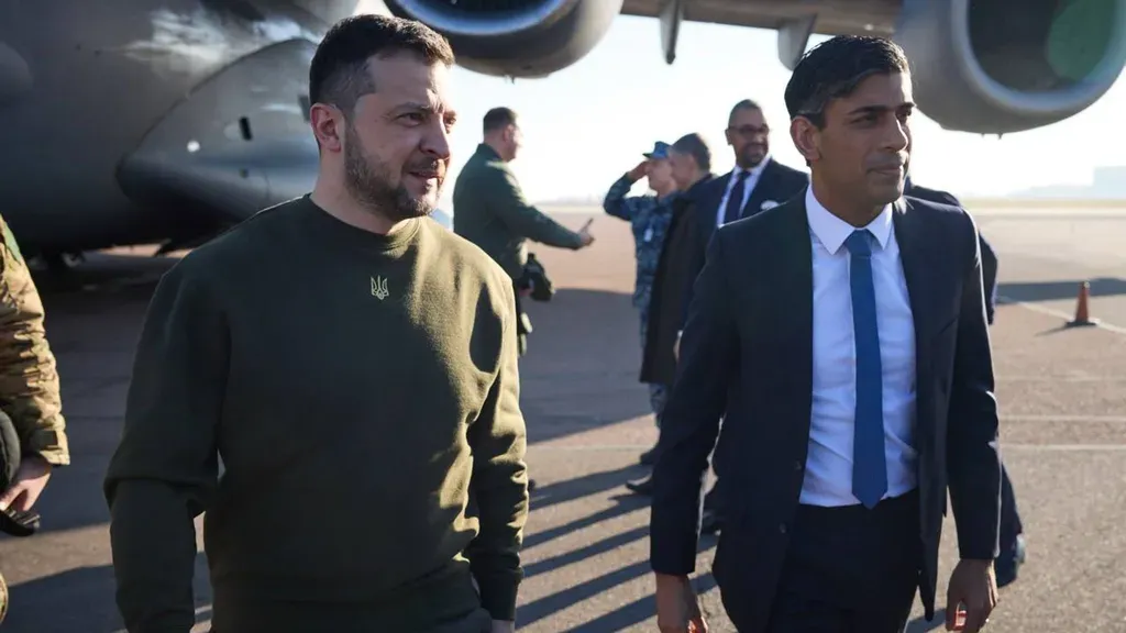 
											
											Zelenskiy maxsus operatsiya boshlanganidan beri birinchi marta Britaniyaga bordi
											
											