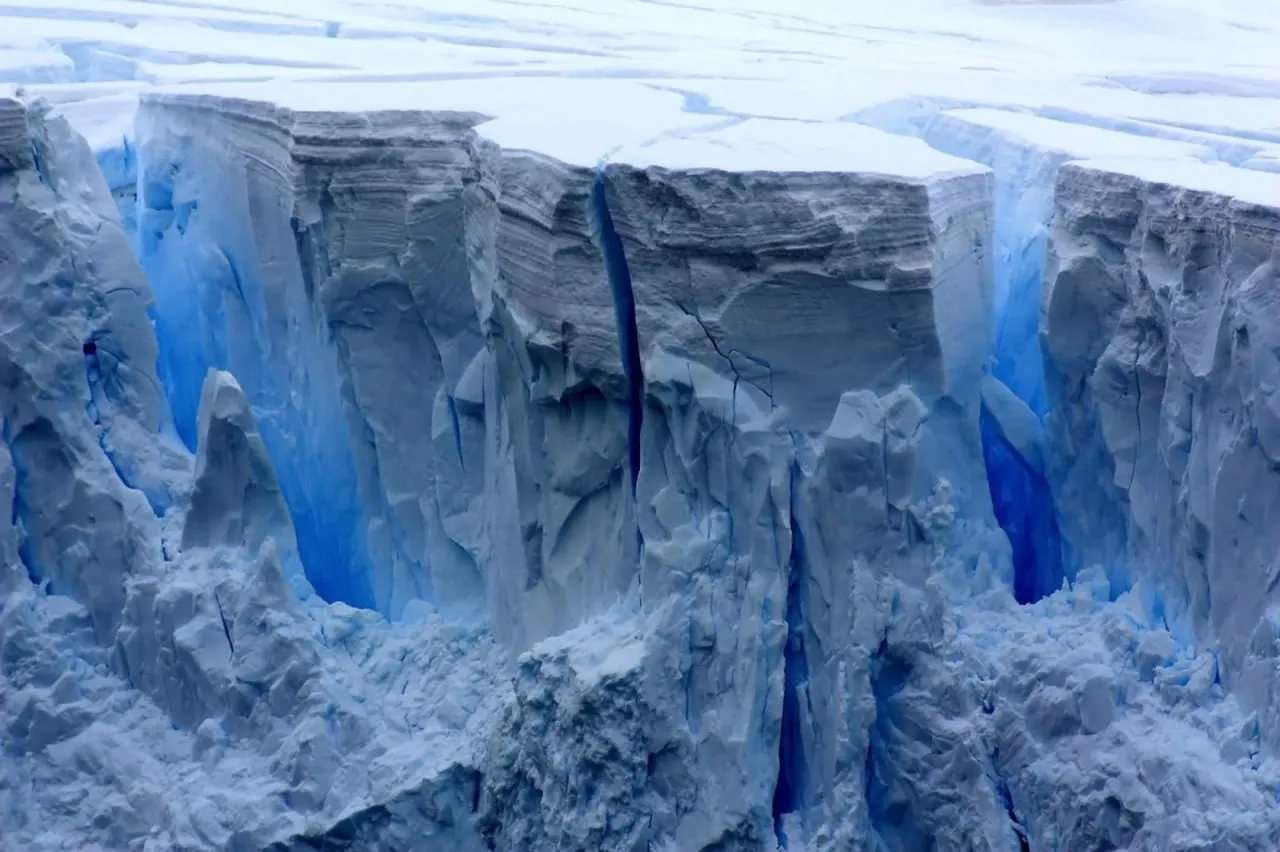 
											
											Antarktidadagi “Qiyomat muzligi” kutilganidan tezroq erib bormoqda
											
											