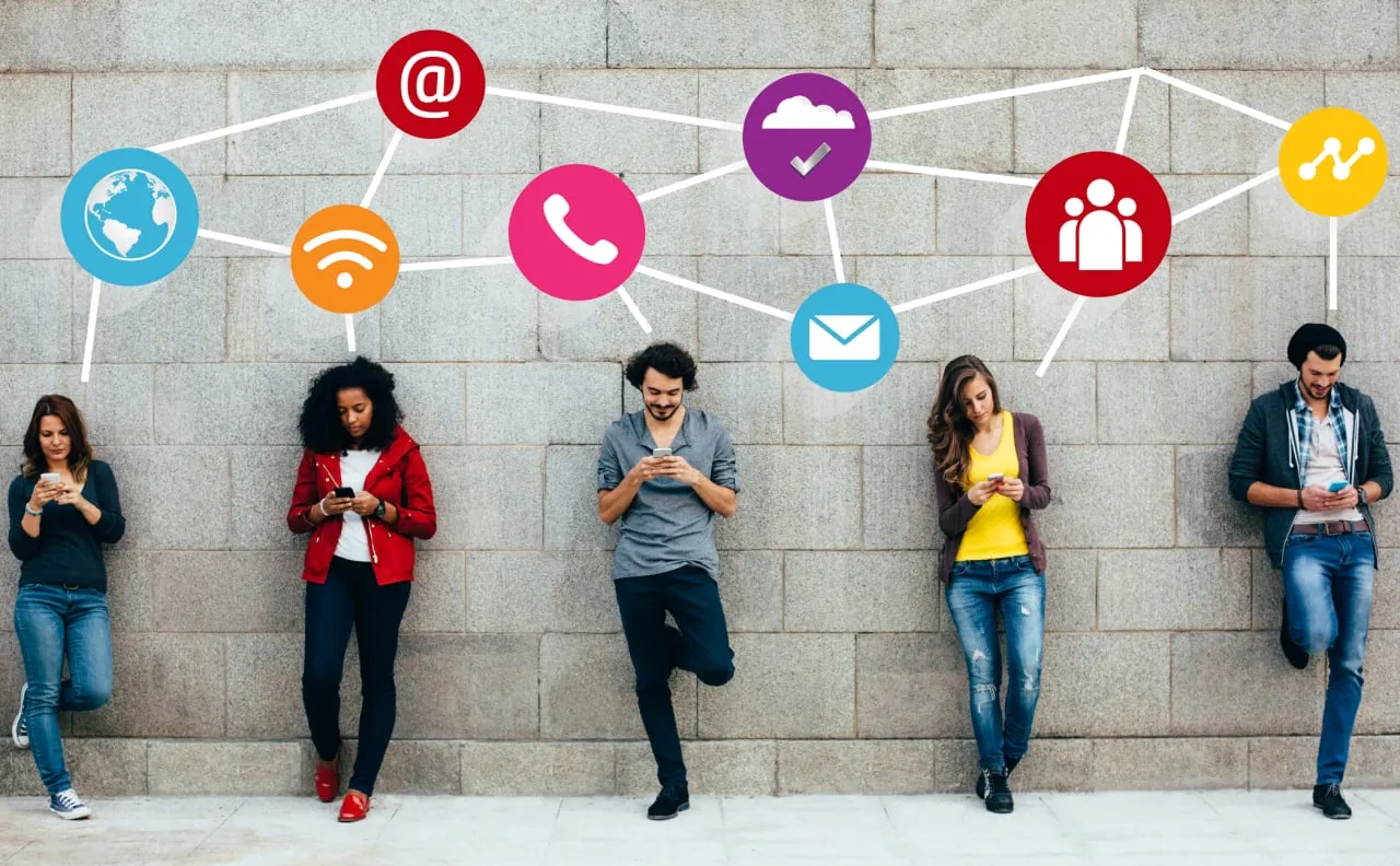 Veb-kamera orqali onlayn etuk ayollar