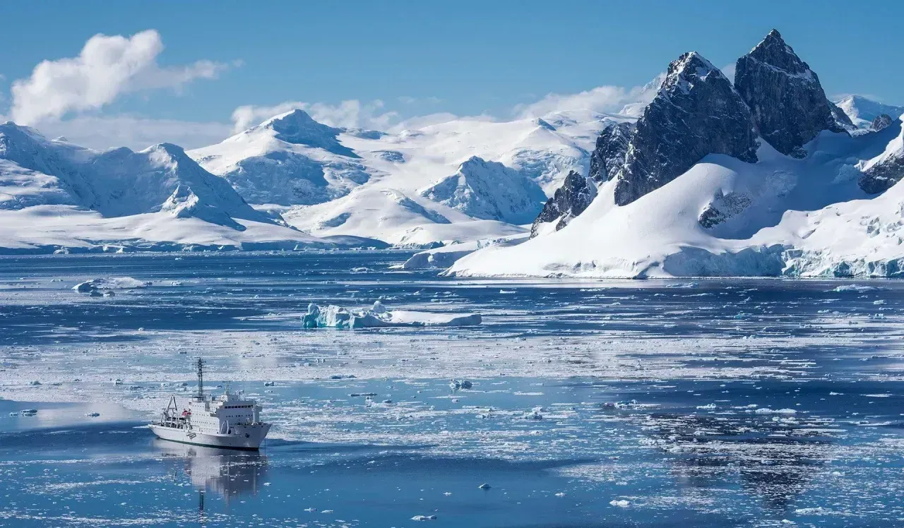 
											
											Antarktida muz qatlamisiz qanday ko‘rinadi?
											
											