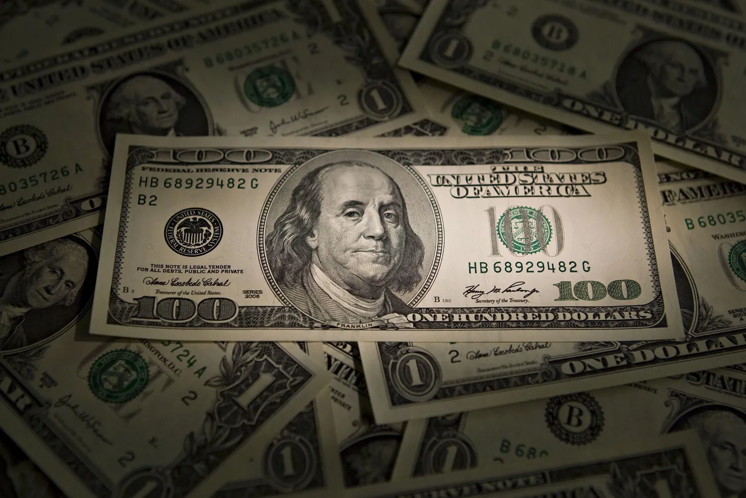 
											
											Dollarning rasmiy kursi yana ko‘tarildi
											
											