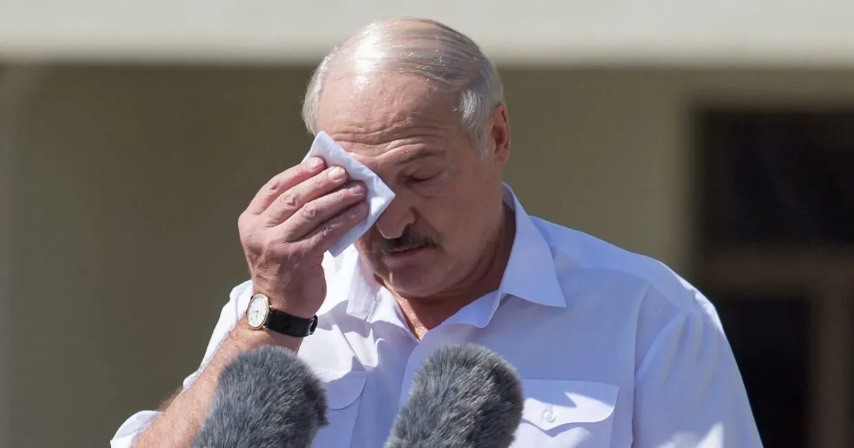 
											
											Lukashenko betobligi haqidagi mish-mishlarga javob qaytardi
											
											