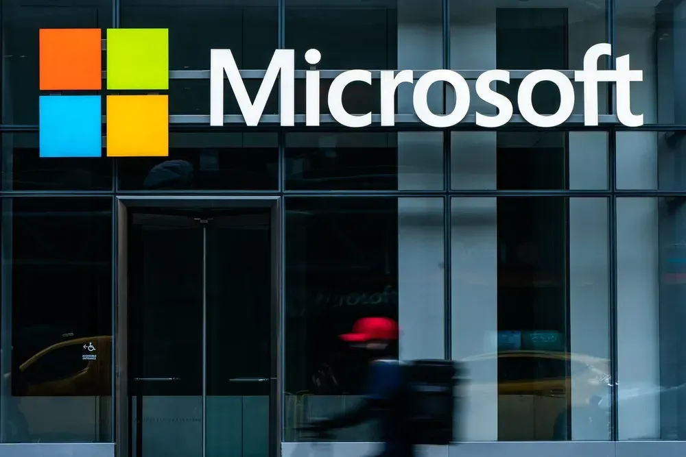 
											
											Microsoft Ukrainaga yordam berayotganlikda ayblandi
											
											