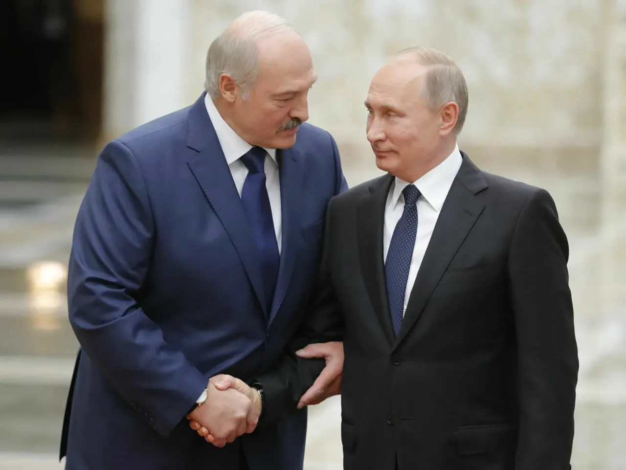 
											
											Lukashenko Putinga hamdardlik bildirdi
											
											