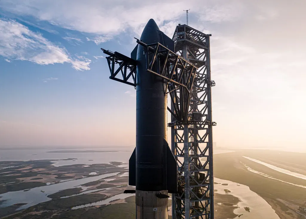 
											
											SpaceX ўта оғир ракетани учиришга рухсат олди
											
											