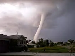 
											
											Floridada dahshatli tornado yuzaga keldi
											
											