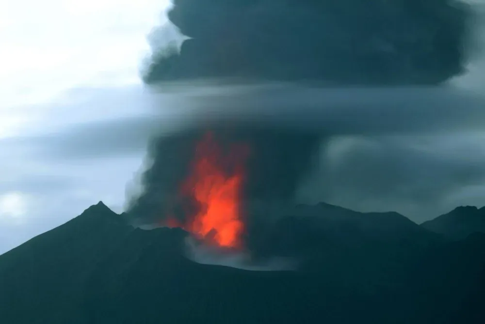 
											
											Yaponiyada Sakurajima vulqoni otildi
											
											
