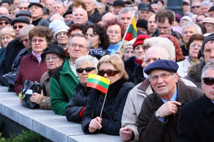 
											
											Litva aholisi qarib bormoqda
											
											