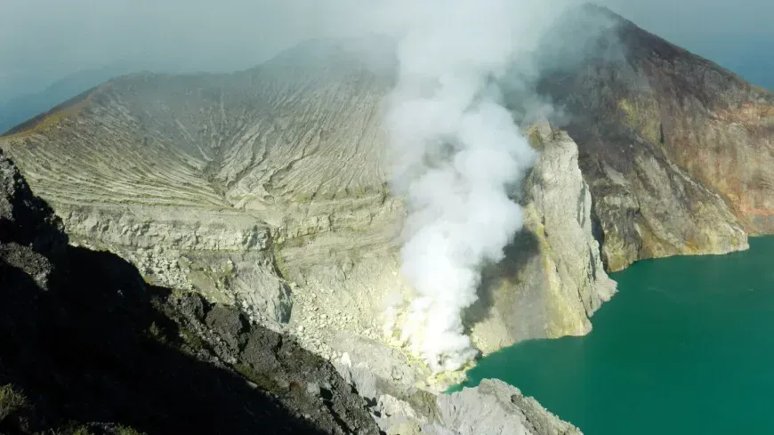 Indoneziyada Ruang vulqoni otildi