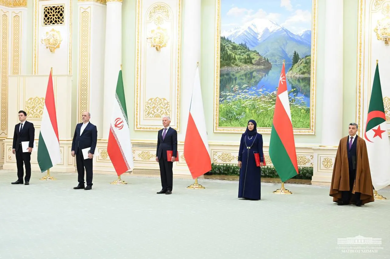 
											
											Президент Ўзбекистонга янги тайинланган элчиларидан ишонч ёрлиқларини қабул қилди
											
											