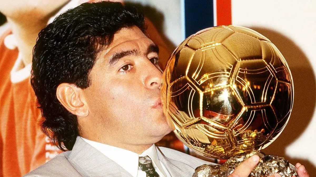 
											
											Maradonaning 38 yillik “Oltin to‘p”i kimoshdi savdosiga qo‘yildi
											
											