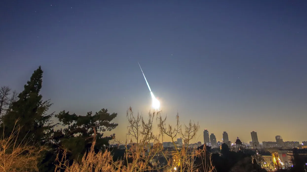 
											
											Istanbul aholisi uchqunli meteoritga guvoh bo‘lishdi
											
											