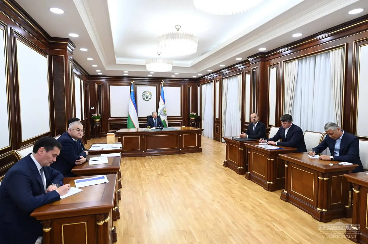 
											
											Shavkat Mirziyoyev yangi aeroport loyihasi bilan tanishdi
											
											