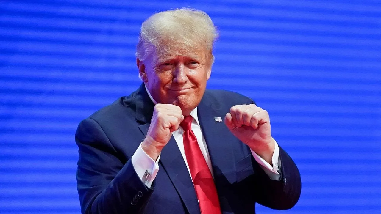 
											
											Tramp Putinning urushni to‘xtatishiga ishonishini aytdi
											
											
