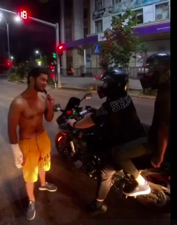 
											
											Andijonda erkak mototsiklchilarga pichoq bilan tahdid qildi
											
											