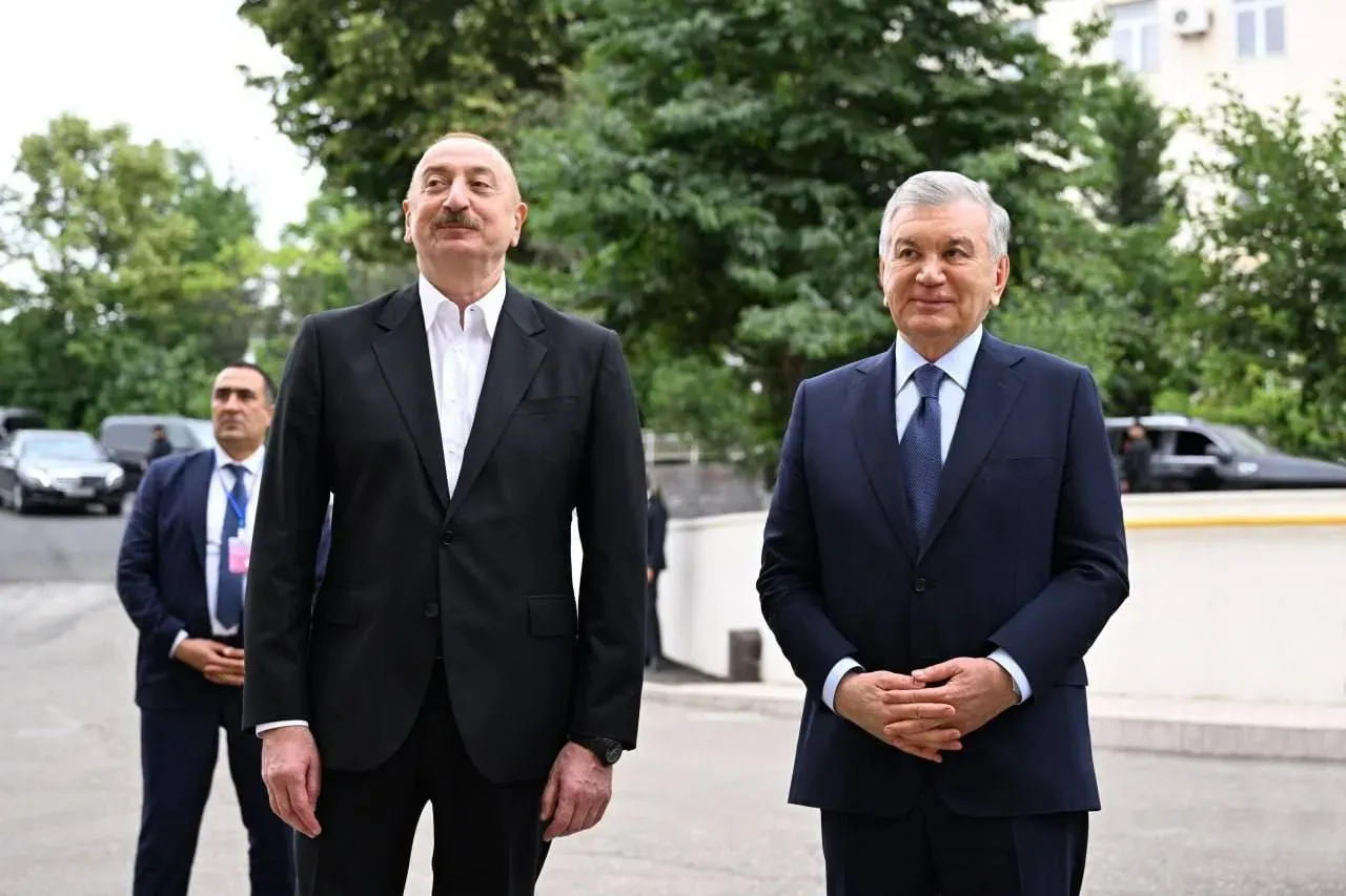 
											
											Mirziyoyev Xonkendi shahriga bordi
											
											