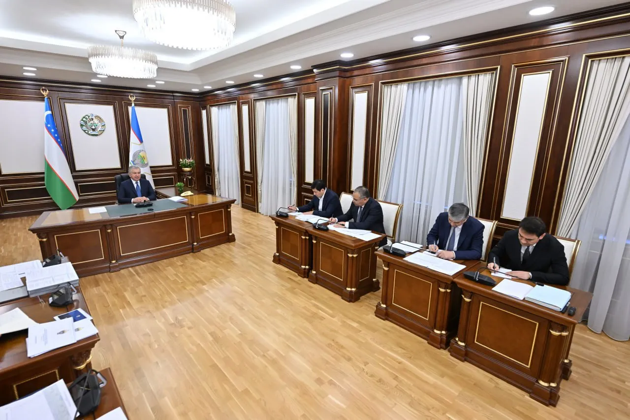 
											
											Navoiy viloyati bo‘yicha yangi rejalar muhokamasi yuzasidan videoselektor yig‘ilishi o‘tkazildi
											
											