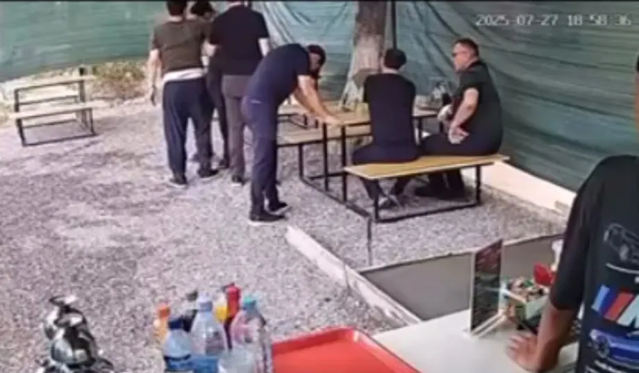
											
											Андижонда дўкон эгаси маст эркаклар томонидан калтакланди
											
											