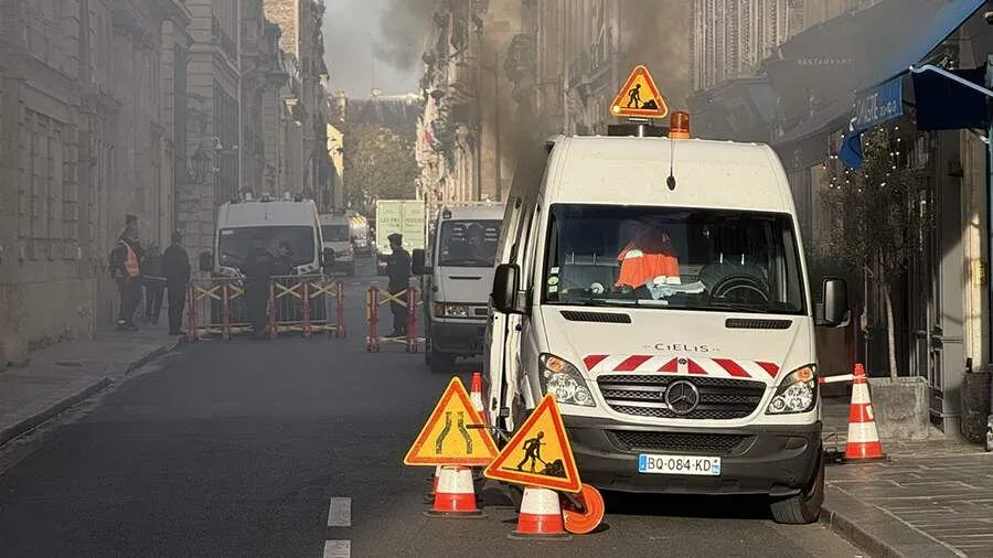 
											
											Parij markazida avtomobil portladi
											
											