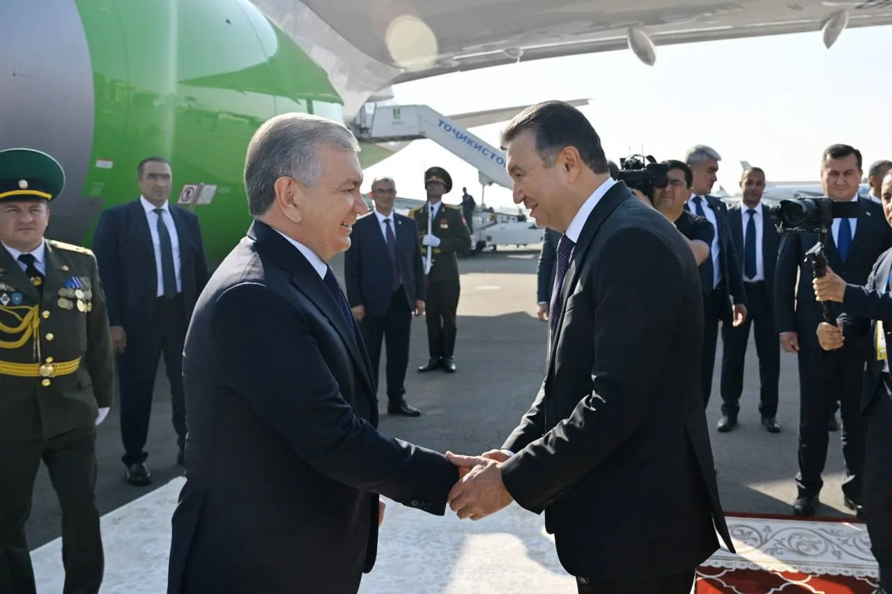
											
											Shavkat Mirziyoyev Tojikistonga yetib bordi
											
											