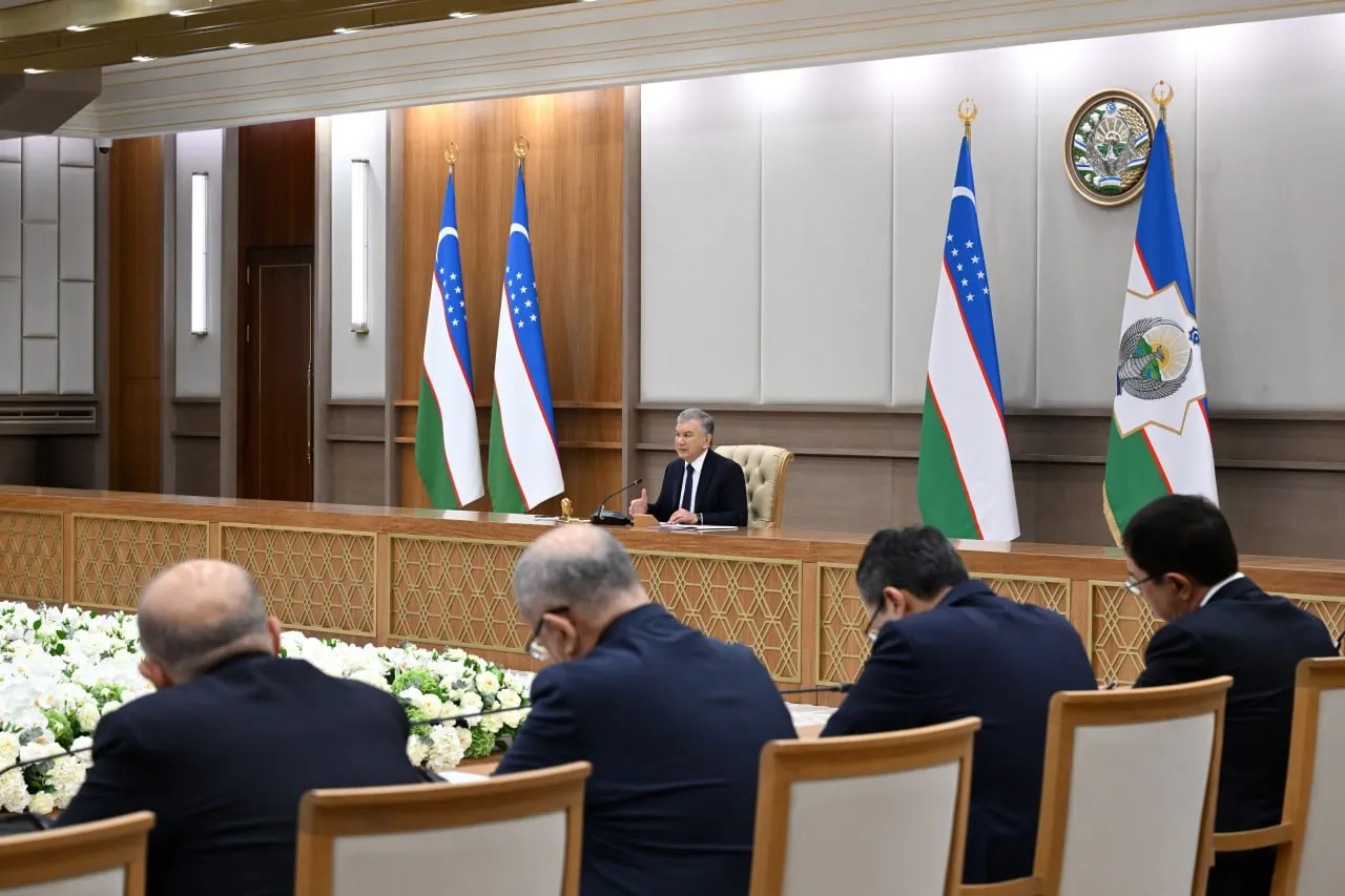
											
											“Har bir mahallada gavjum ko‘cha bormi – bor! Bo‘sh yer va binolar bormi – bor!”
											
											